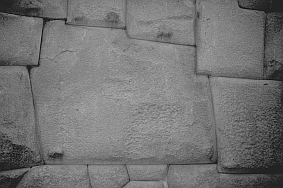 [12 sided stone of Hatunrumiyoc]